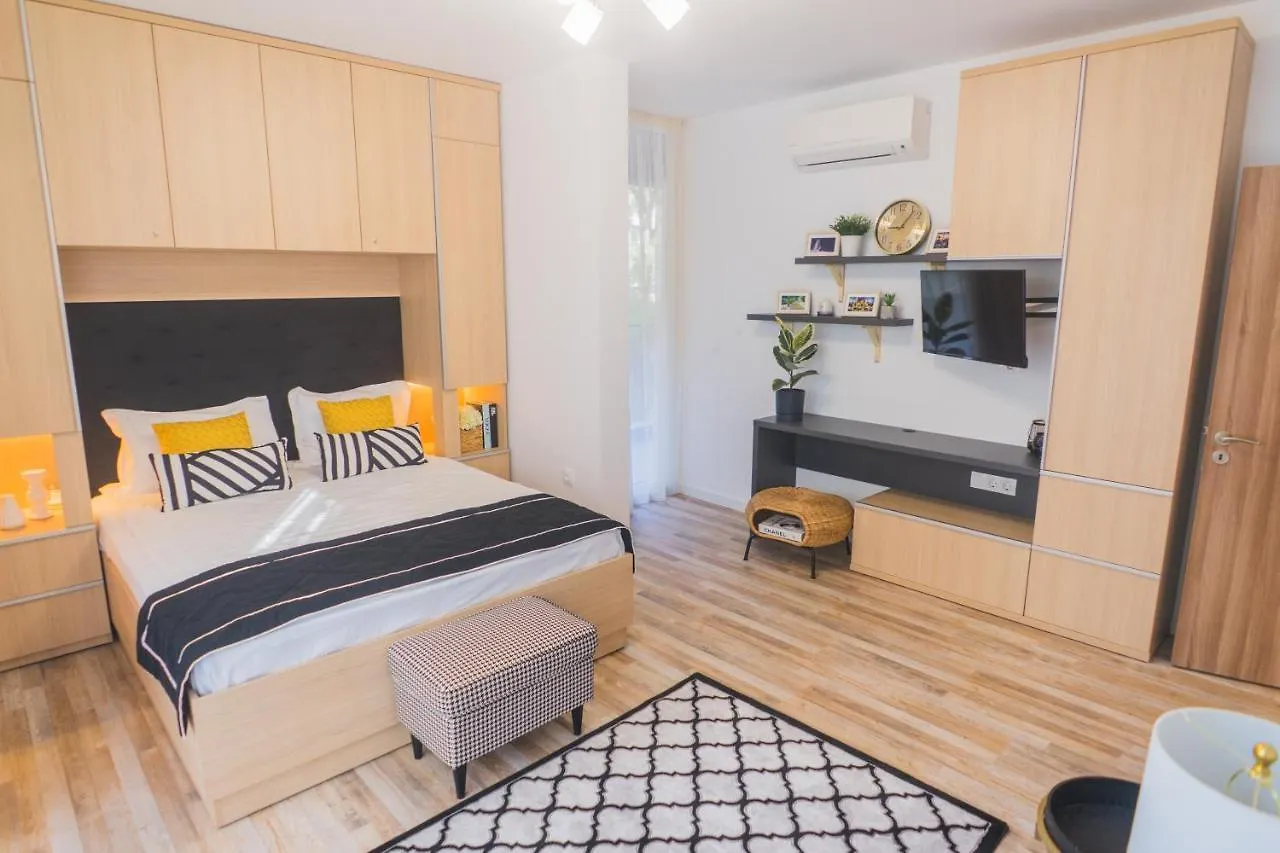 Sevastopol Apartments וארנה 0*,