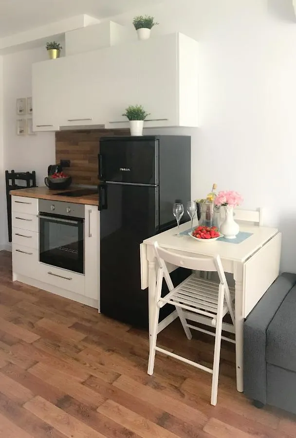 Sevastopol Apartments וארנה
