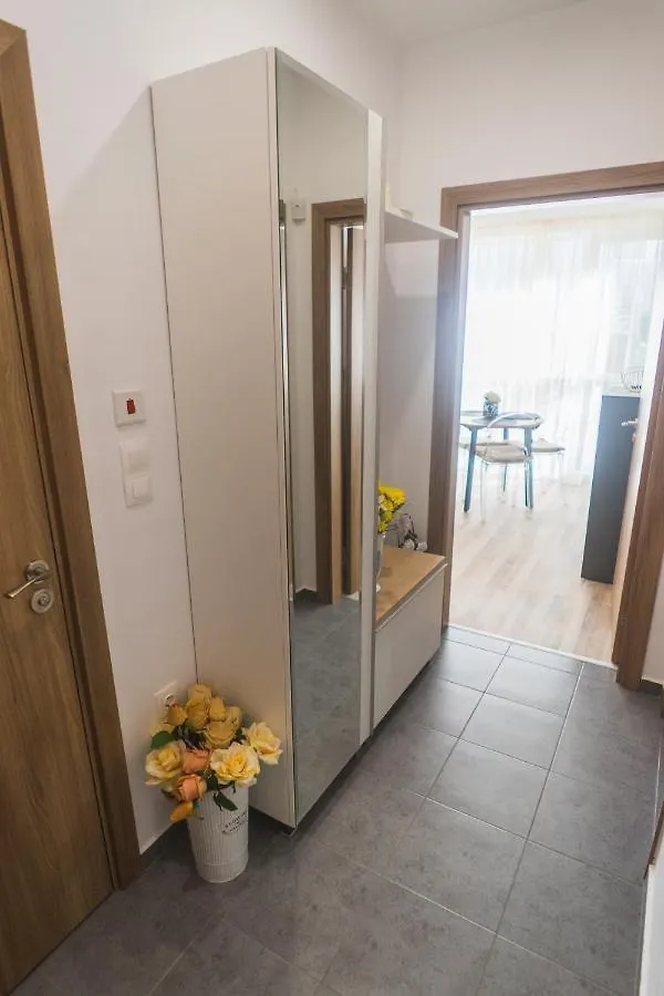 Sevastopol Apartments וארנה