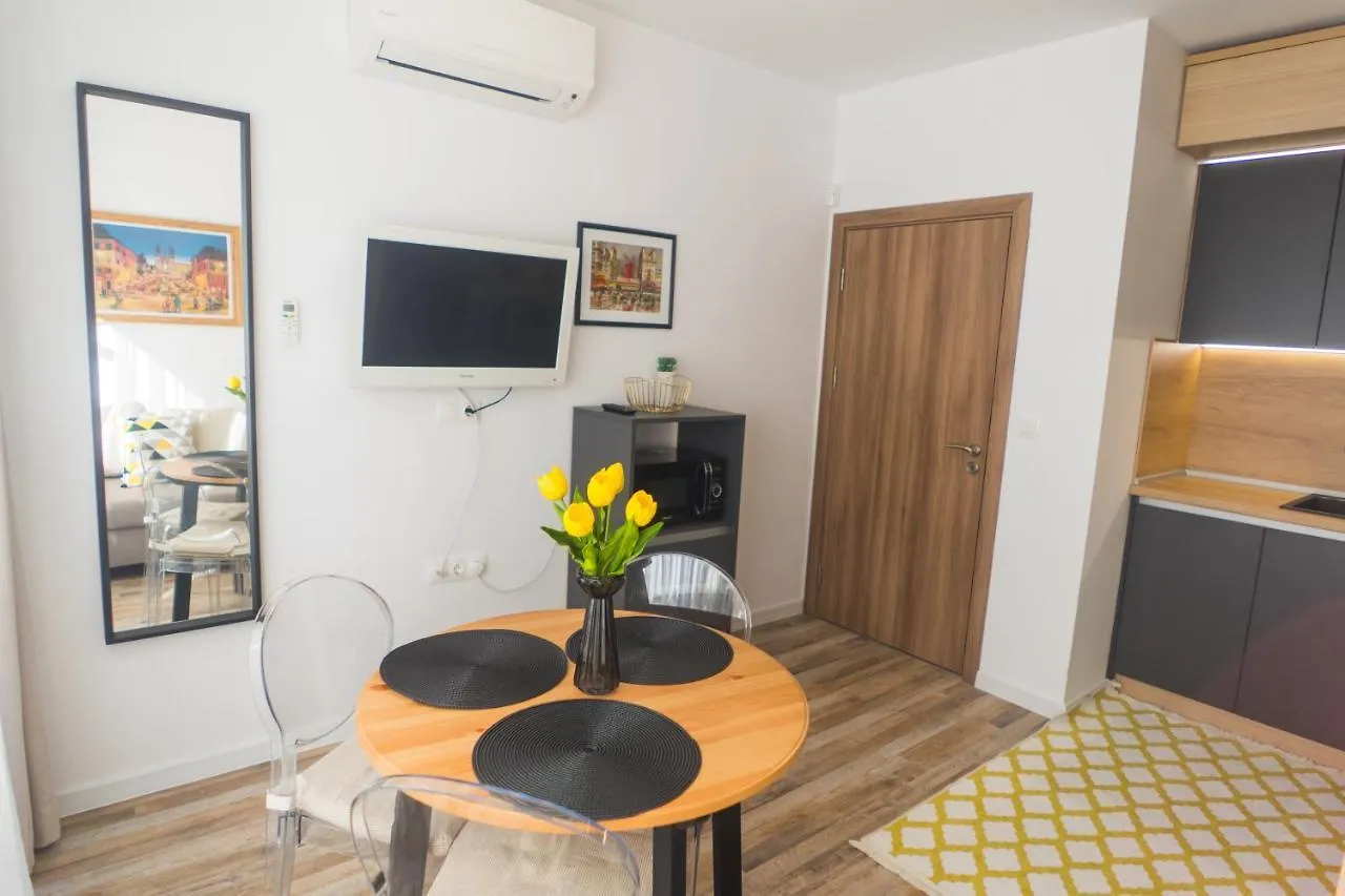 Sevastopol Apartments וארנה